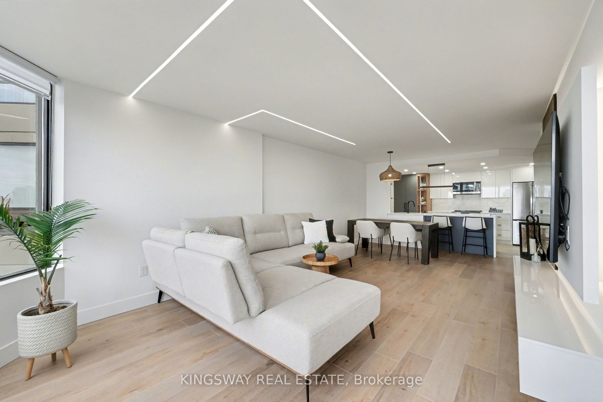 7420 Bathurst Street 712