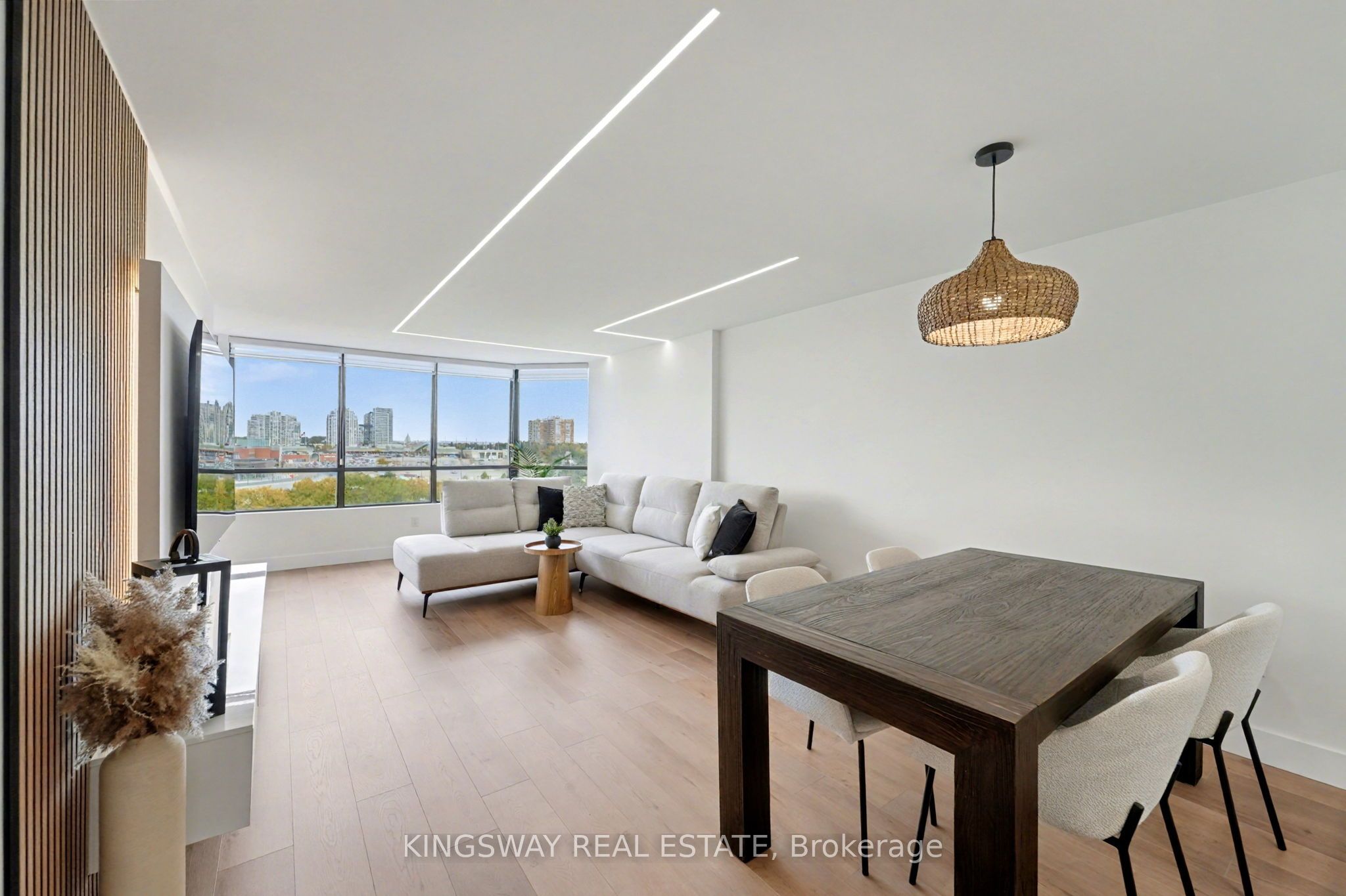 7420 Bathurst Street 712