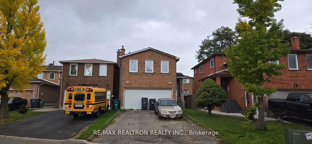 Photo of 6 Albemarle Court, Brampton, ON L6Z 1R4 (MLS # W13141512)