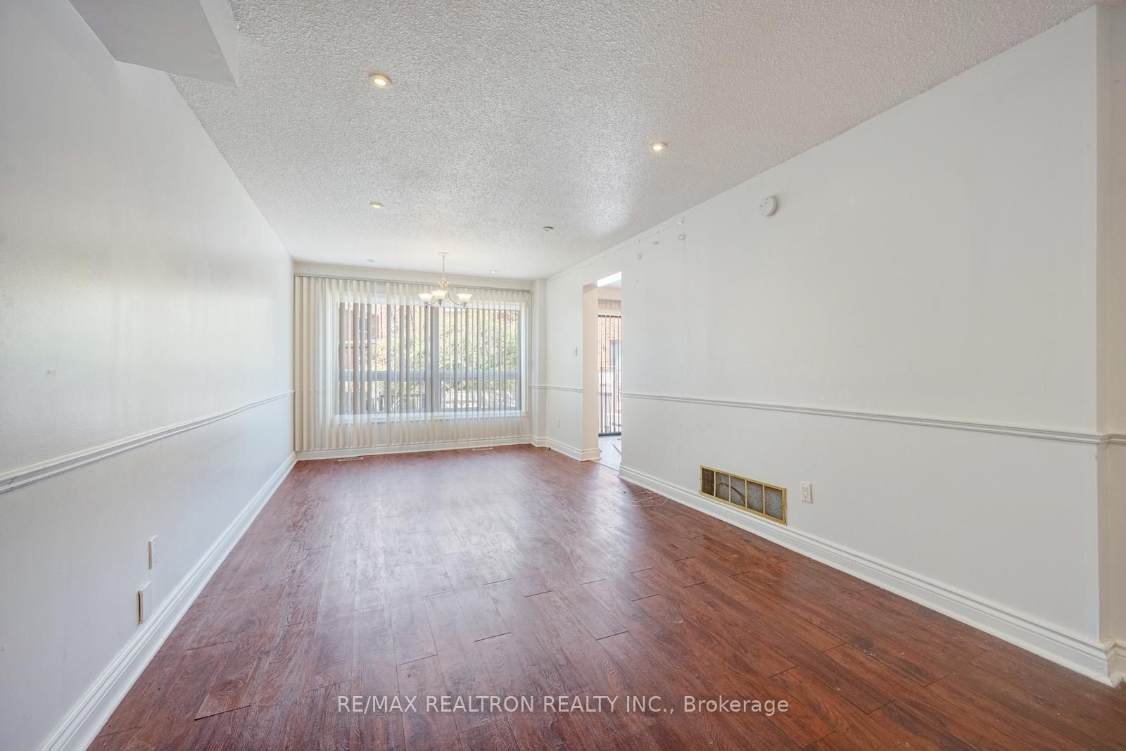 6 Albemarle Court