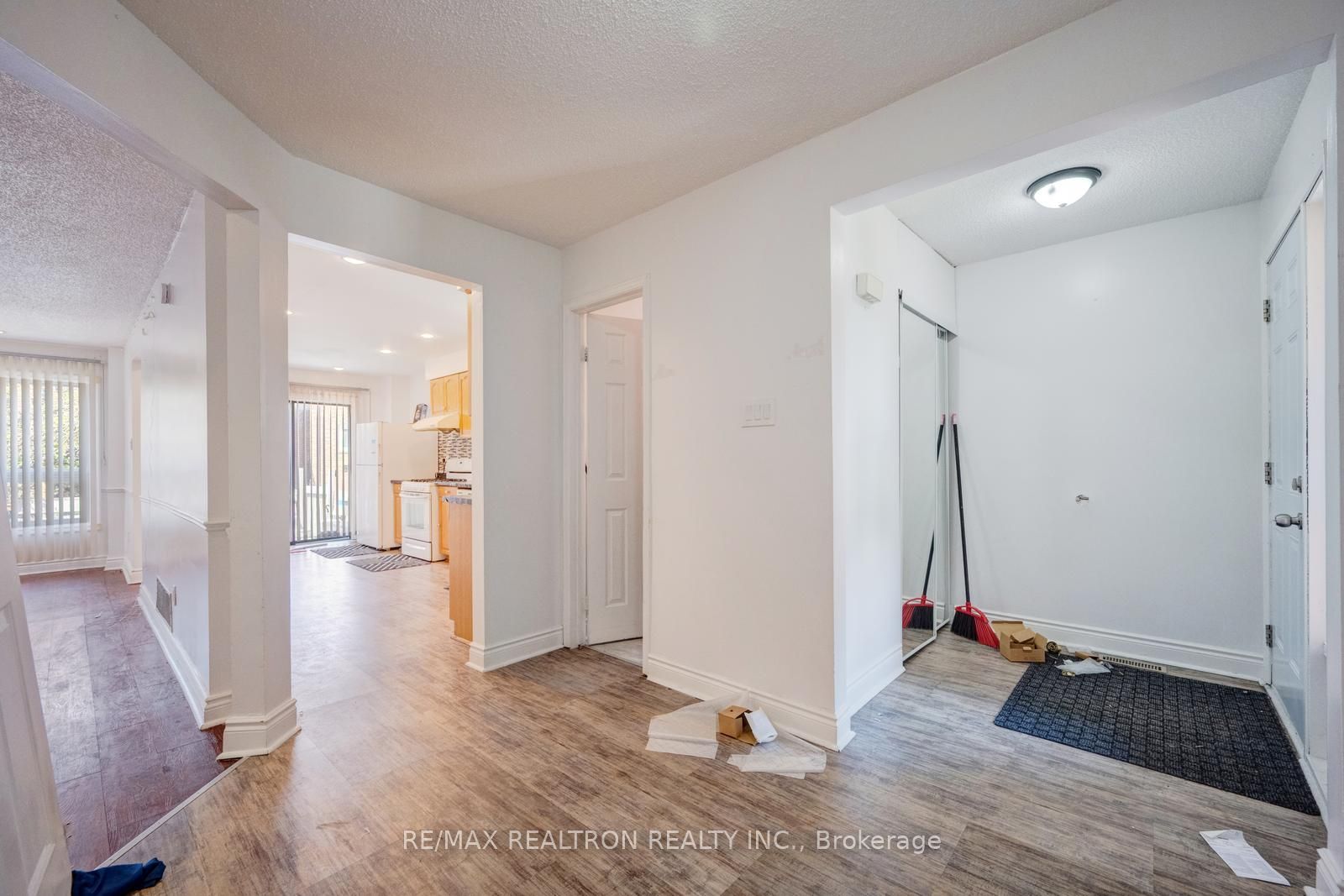 6 Albemarle Court