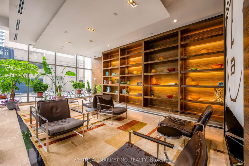 Photo of 37 Grosvenor Street #2010, Toronto, ON M4Y 3G5 (MLS # C13554056)