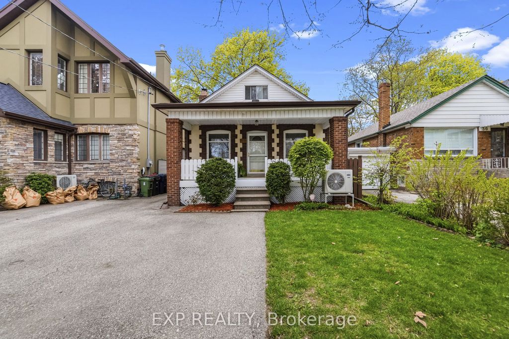 Photo of 42 Clissold Road N, Toronto, ON M8Z 4T5 (MLS # W13124036)