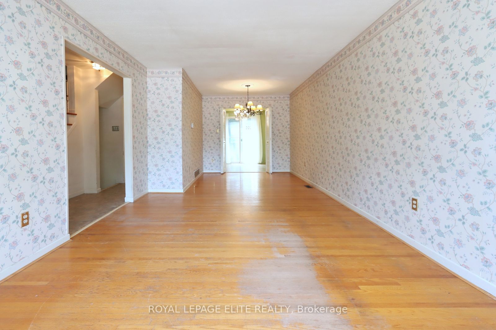 873 HOLLYHILL Court