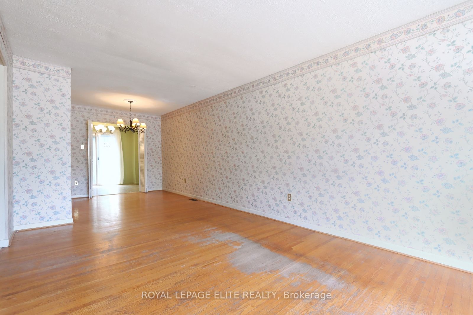 873 HOLLYHILL Court