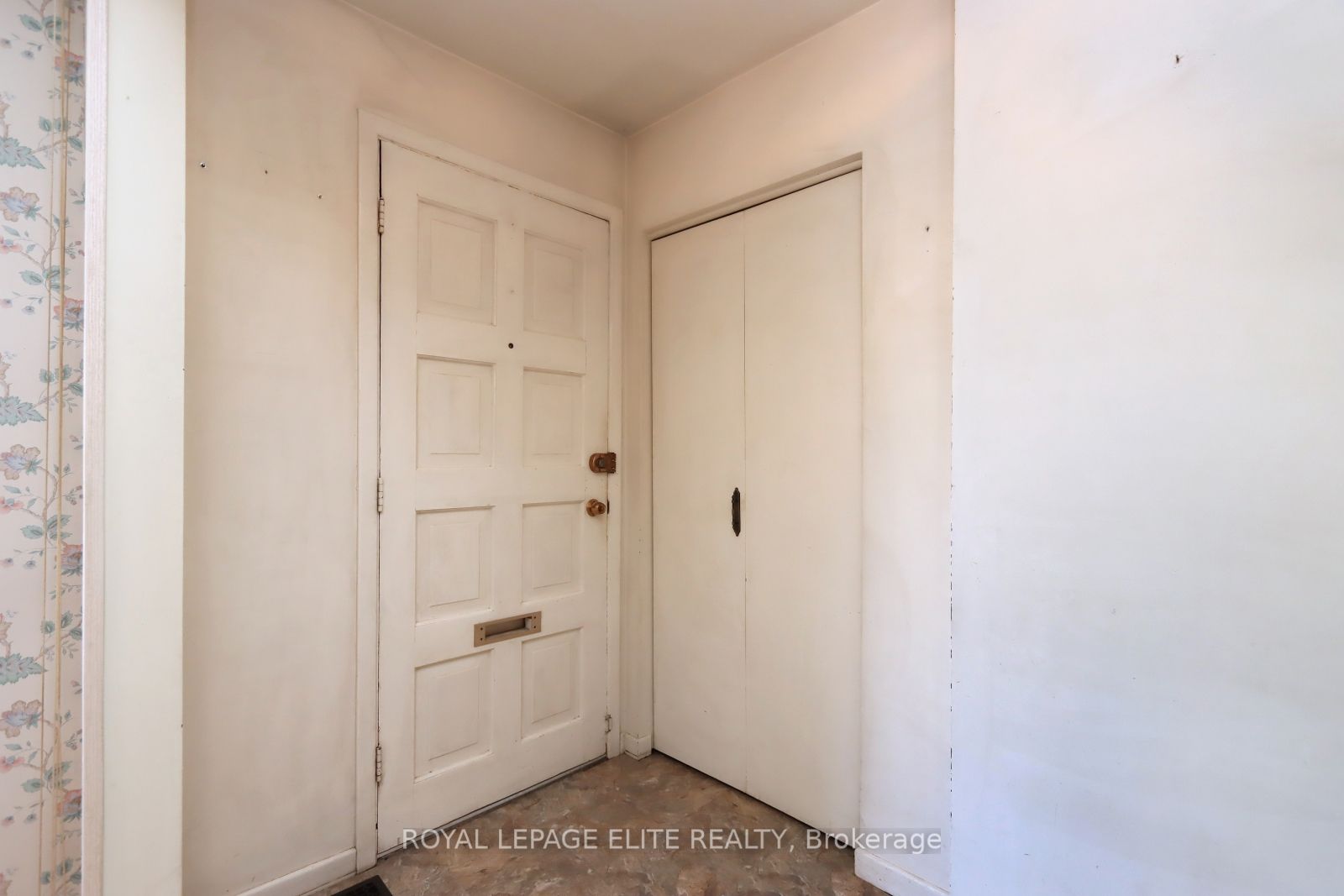873 HOLLYHILL Court