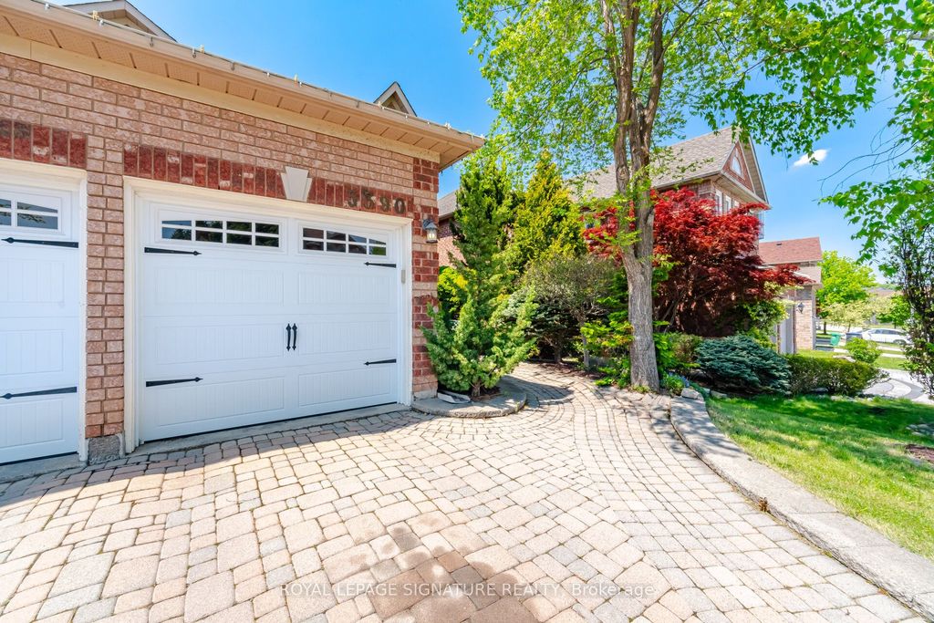 Photo of 5390 Mcfarren Boulevard, Mississauga, ON L5M 5Y5 (MLS # W13167462)