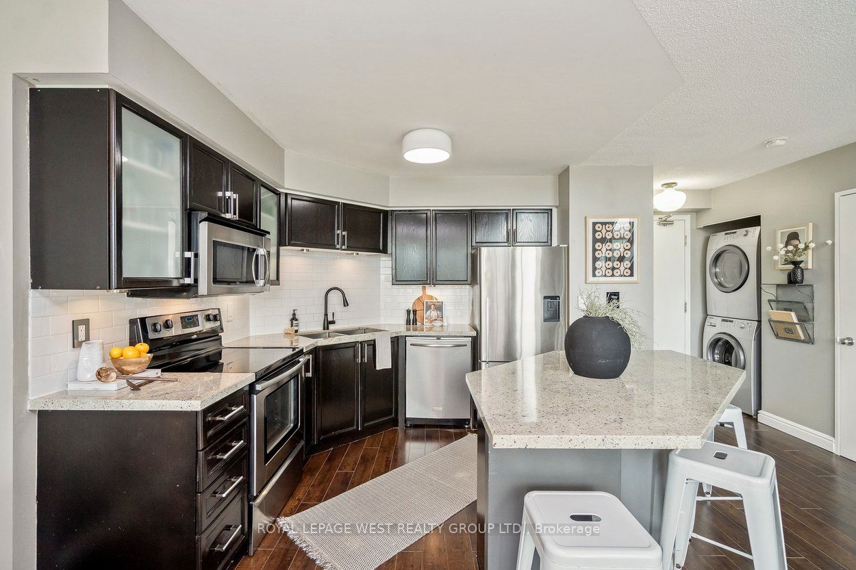 250 Manitoba Street 630