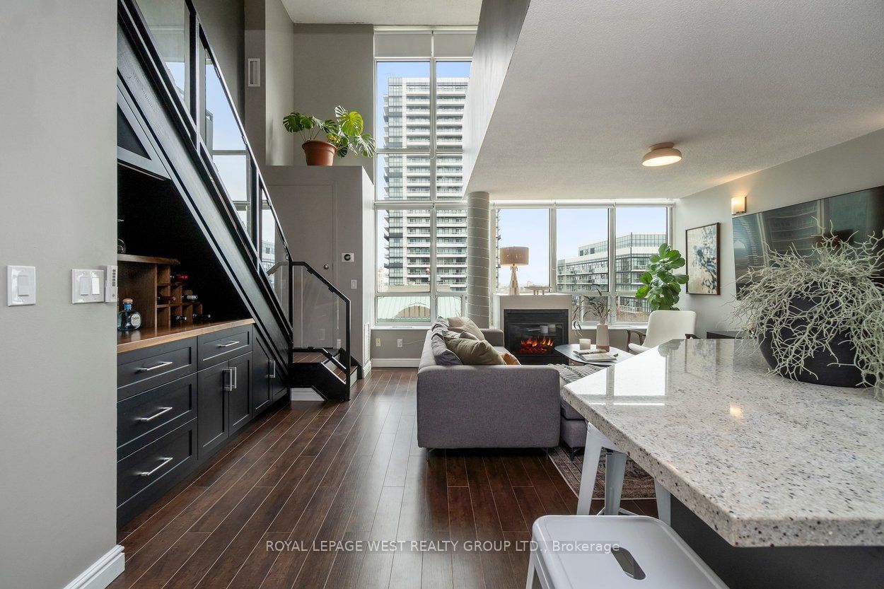 250 Manitoba Street 630