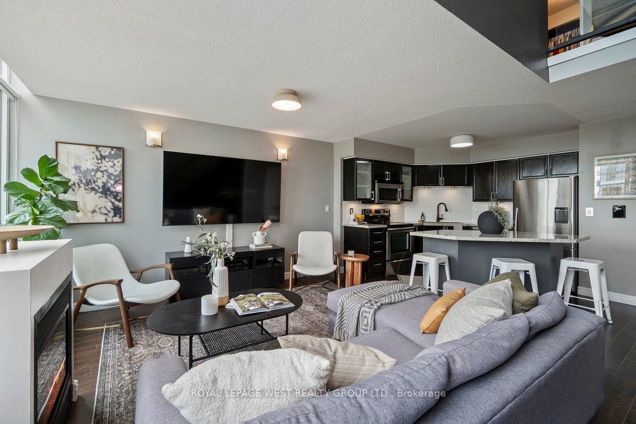 250 Manitoba Street 630