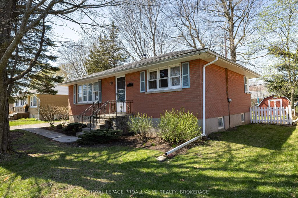 Photo of 287 McEwen Drive, Kingston, ON K7M 3W2 (MLS # X13086798)