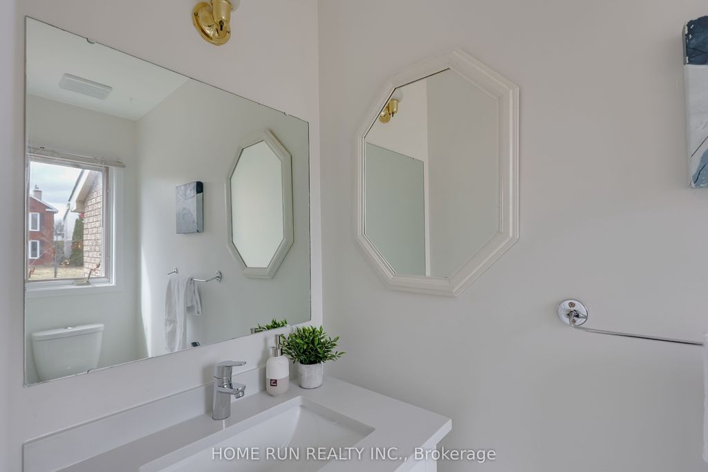 Photo of 16 Sovereign Avenue, South of Baseline to Knoxdale, ON K2G 4Y1 (MLS # X12962250)