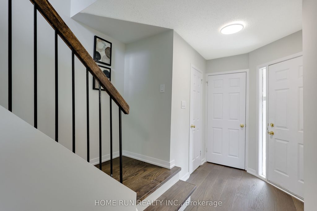 Photo of 16 Sovereign Avenue, South of Baseline to Knoxdale, ON K2G 4Y1 (MLS # X12962250)