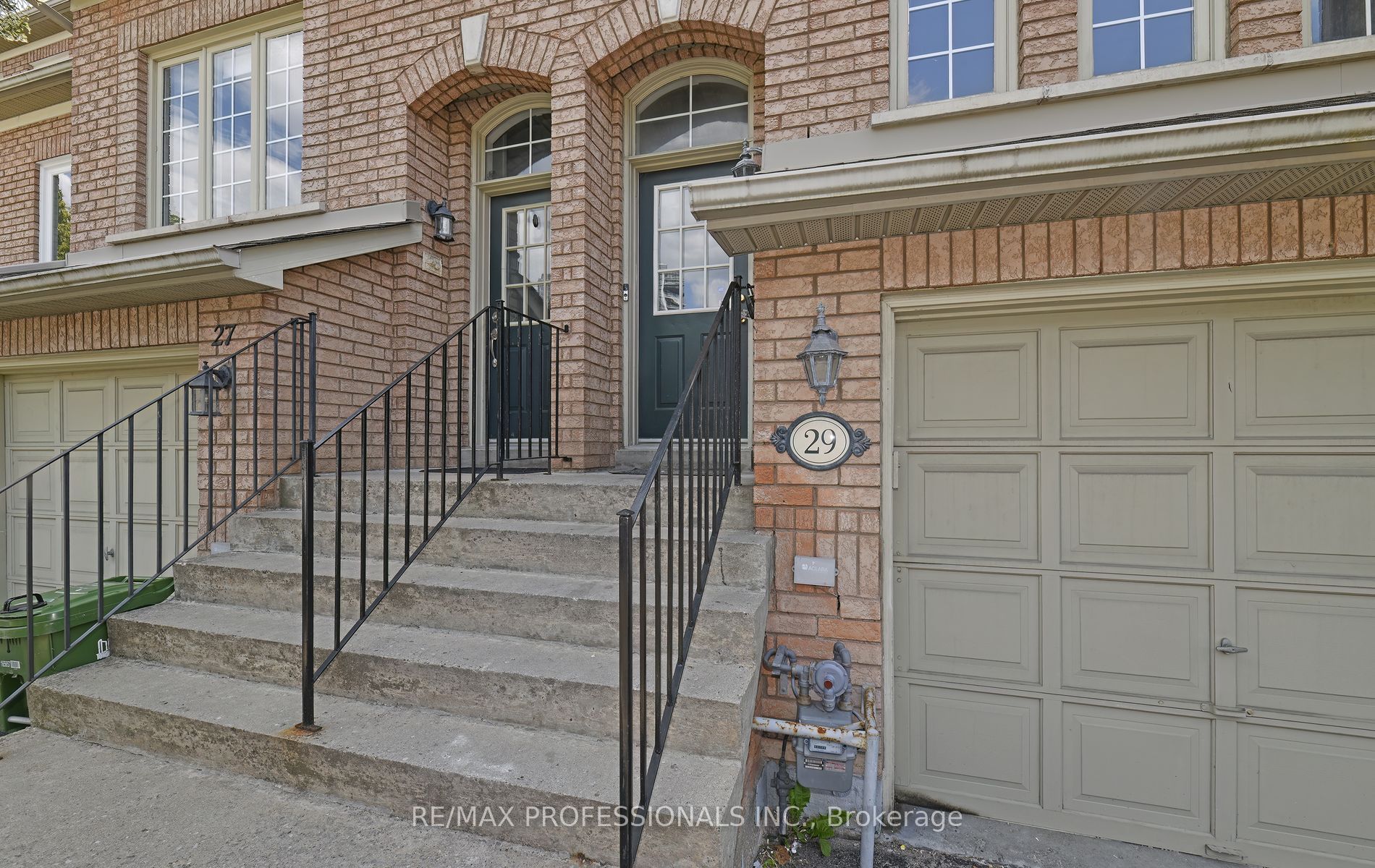 29 Harbourview Crescent