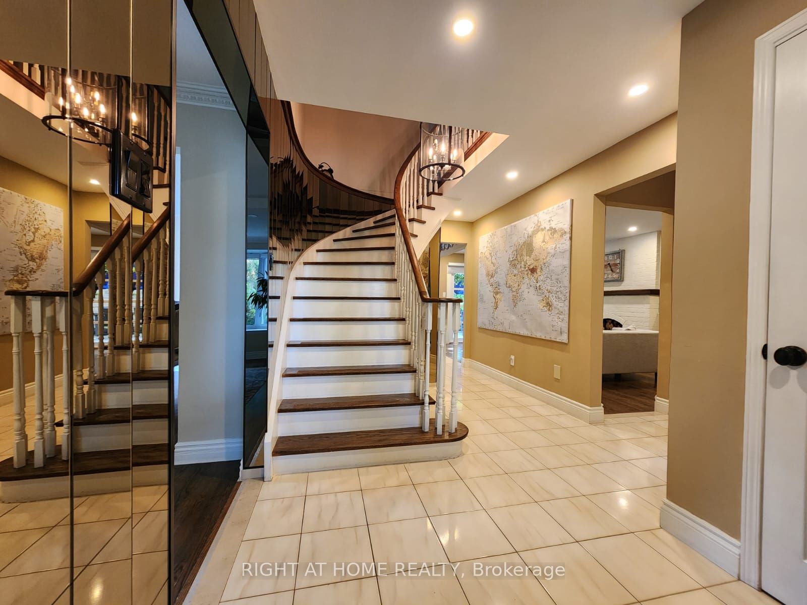 376 Selby Crescent