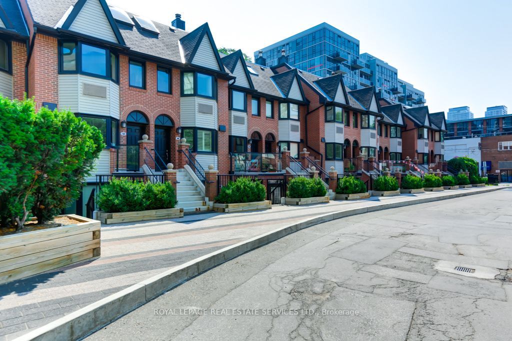Photo of 570 Wellington Street W #6B, Toronto, ON M5V 2X5 (MLS # C13054008)