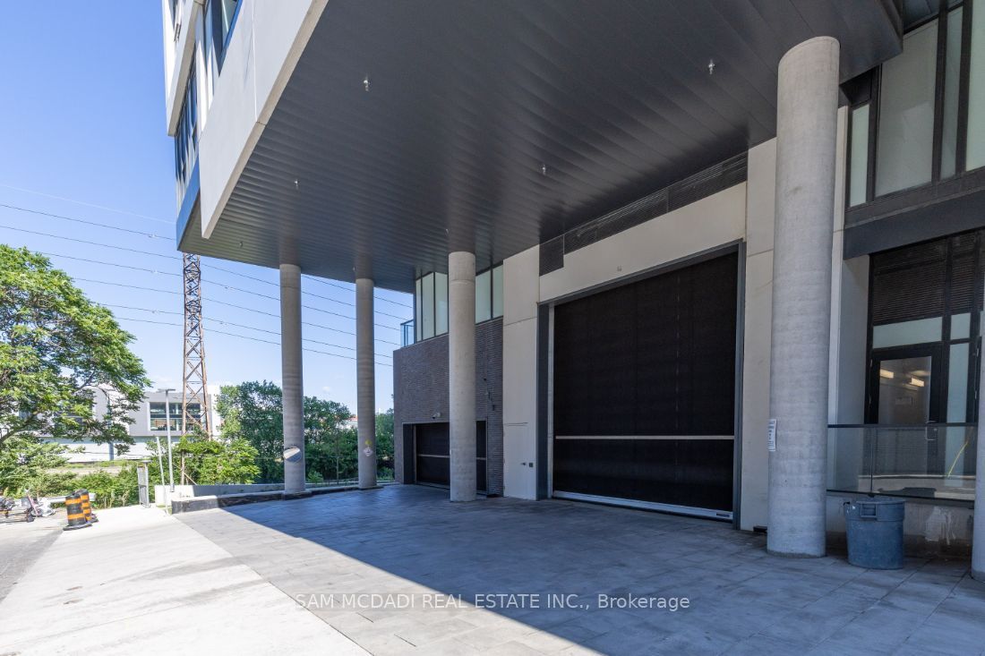 5 Defries Street 801