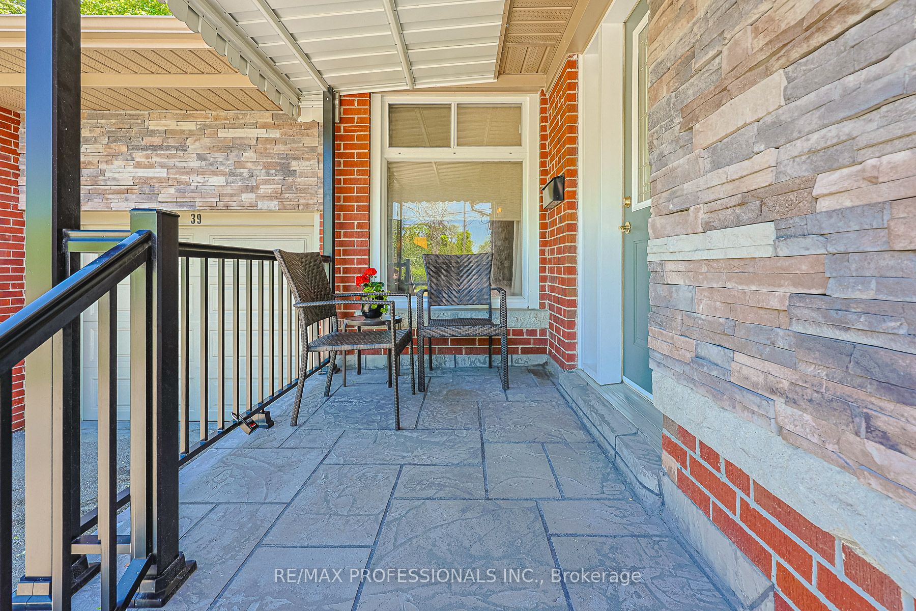 39 Sealcove Drive