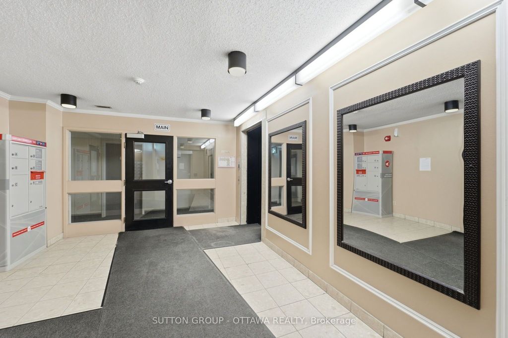 Photo of 268 Lorry Greenberg Drive #101, Hunt Club - South Keys and Area, ON K1T 3K1 (MLS # X13023088)