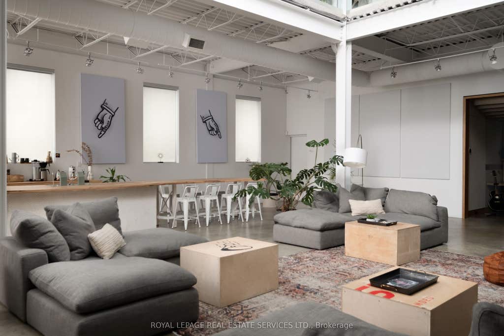 Photo of 1 Roof Garden Lane, Toronto, ON M6H 1R2 (MLS # W13414022)