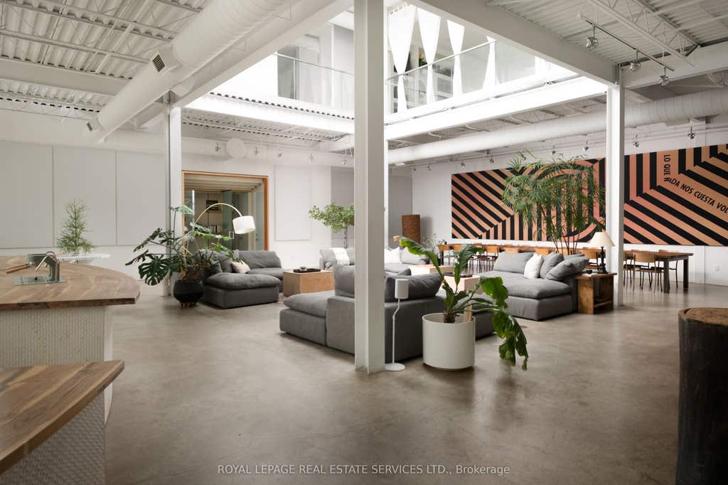 Photo of 1 Roof Garden Lane, Toronto, ON M6H 1R2 (MLS # W13414022)