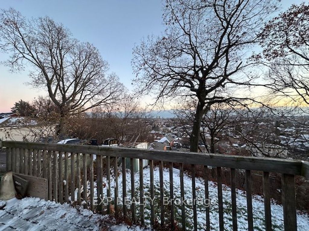 Photo of 27 Venn Crescent, Toronto, ON M6M 1S5 (MLS # W12599730)