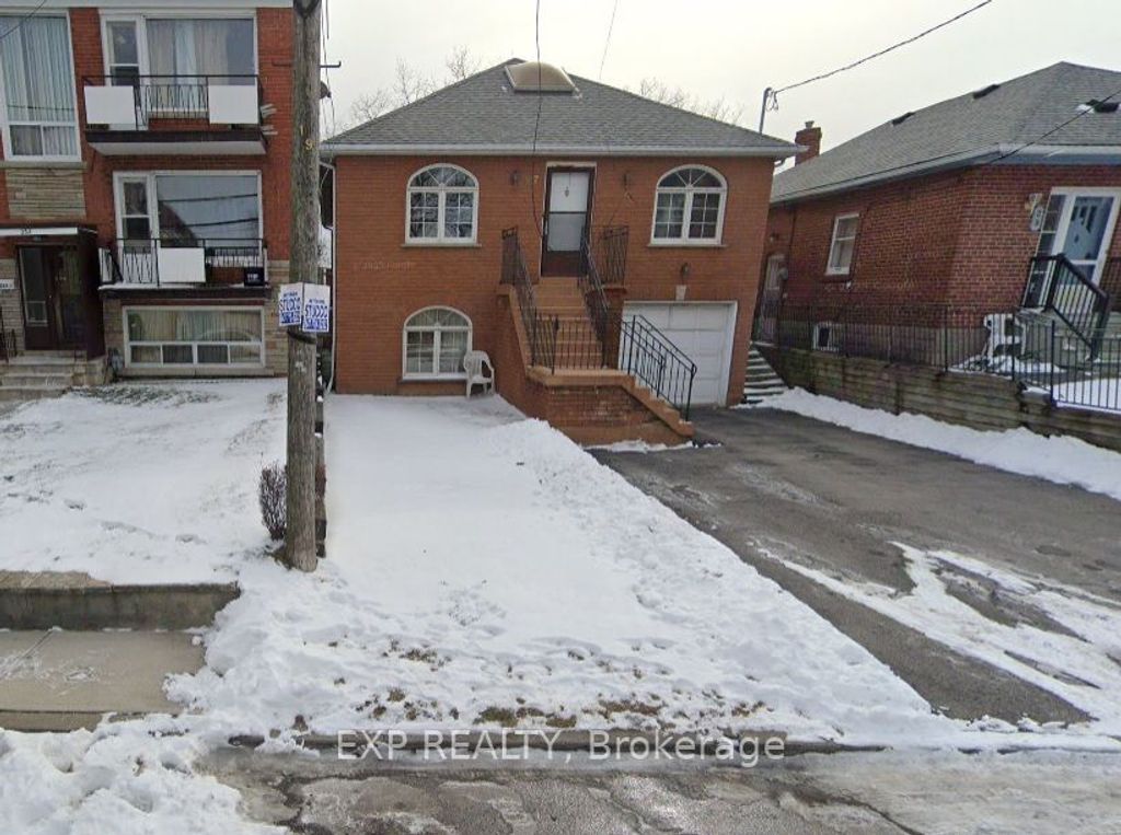 Photo of 27 Venn Crescent, Toronto, ON M6M 1S5 (MLS # W12599730)