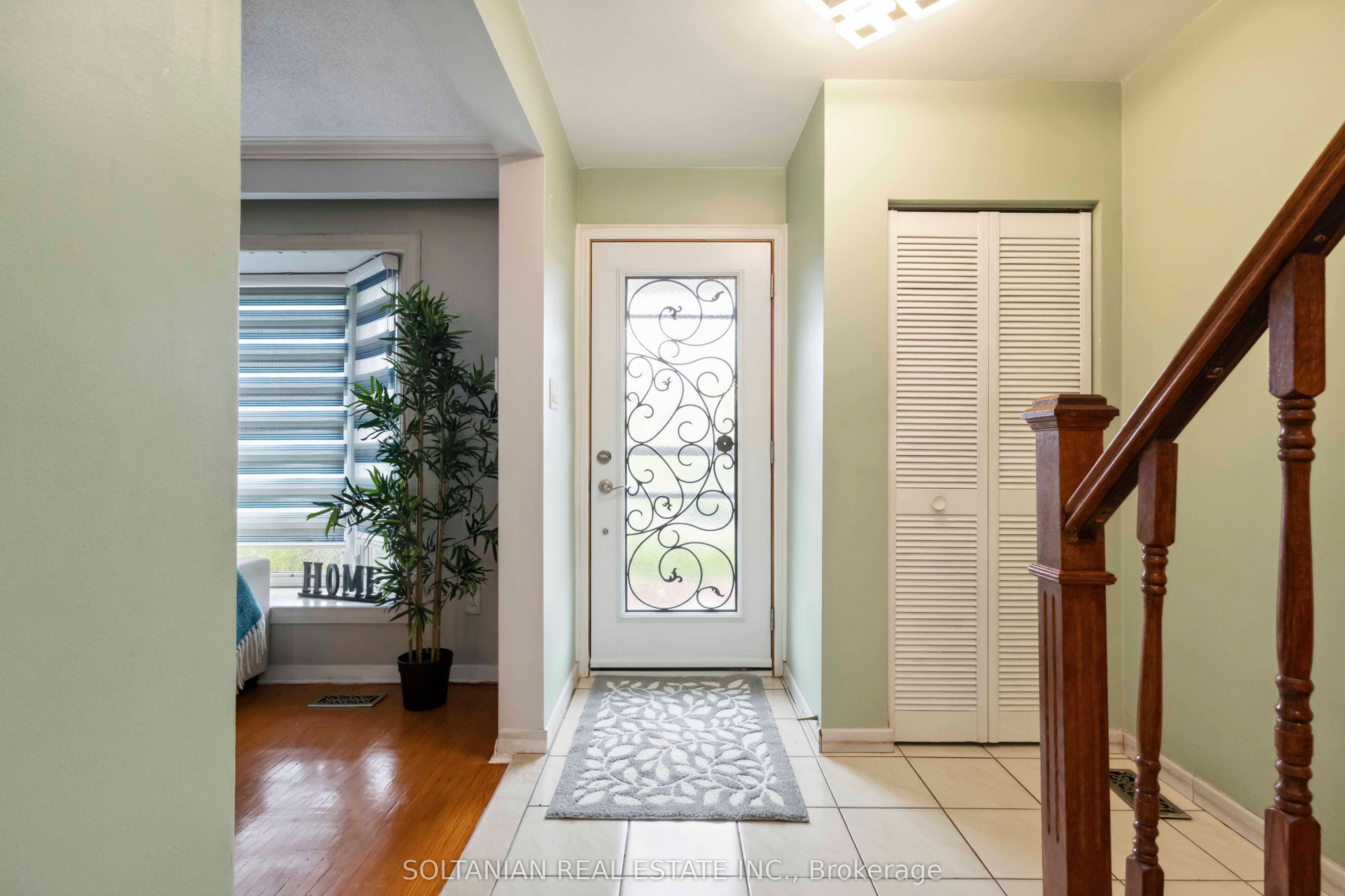 102 Elnathan Crescent