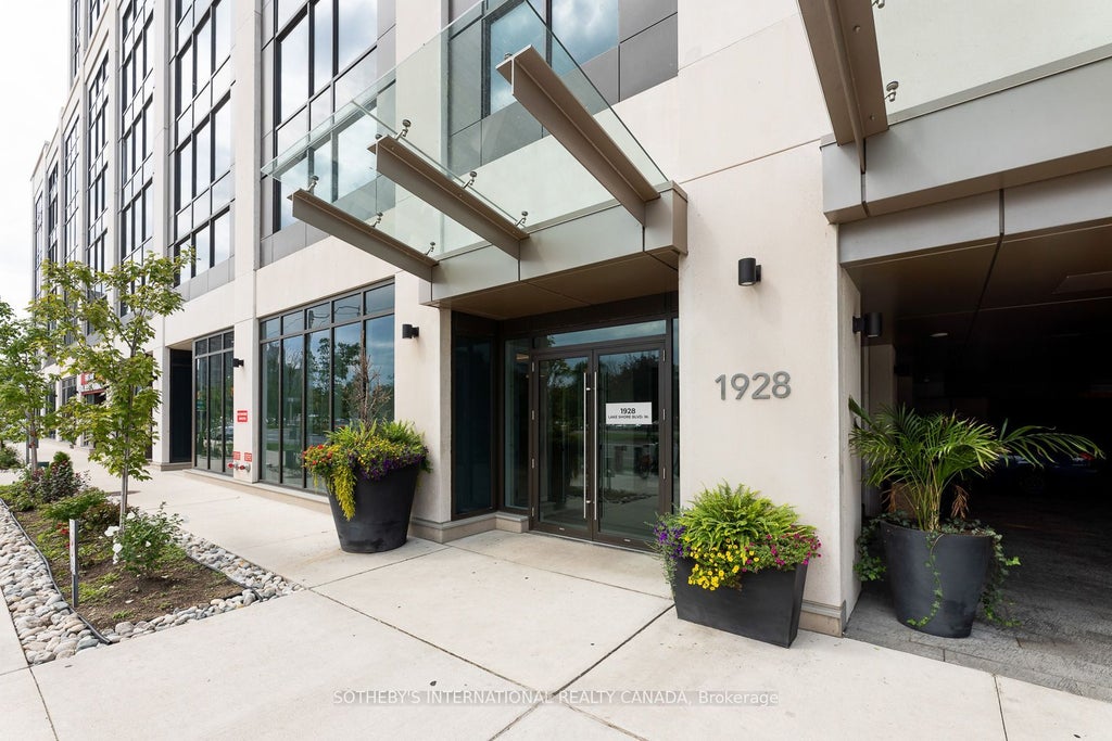 Photo of 1928 Lake Shore Boulevard W #3906, Toronto, ON M6S 0B1 (MLS # W13756368)