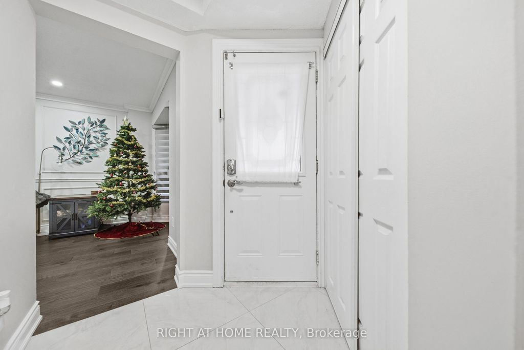 Photo of 44 Forrester Drive, Brampton, ON L6Y 4L7 (MLS # W12594426)