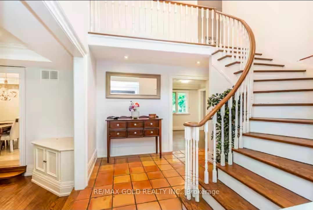 1749 Wembury Road Upper