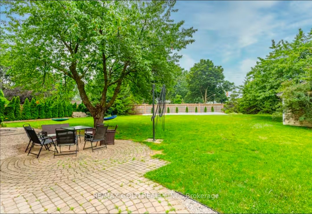 1749 Wembury Road Upper