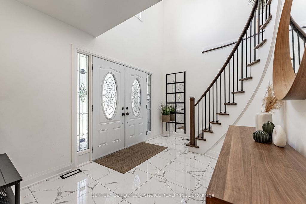 Photo of 4631 Dunedin Crescent, Mississauga, ON L5R 1M3 (MLS # W12653892)