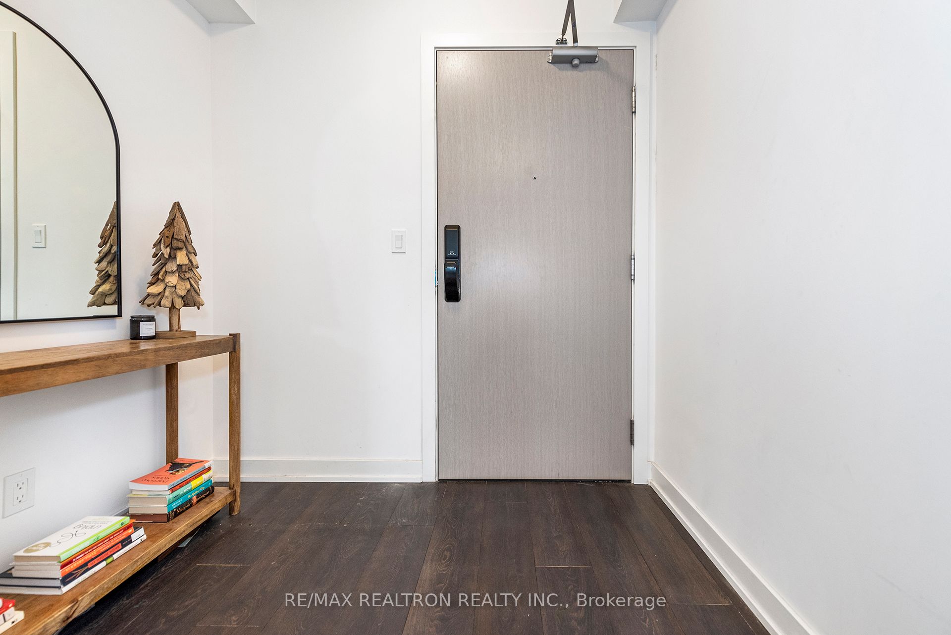 3200 Dakota Common B701