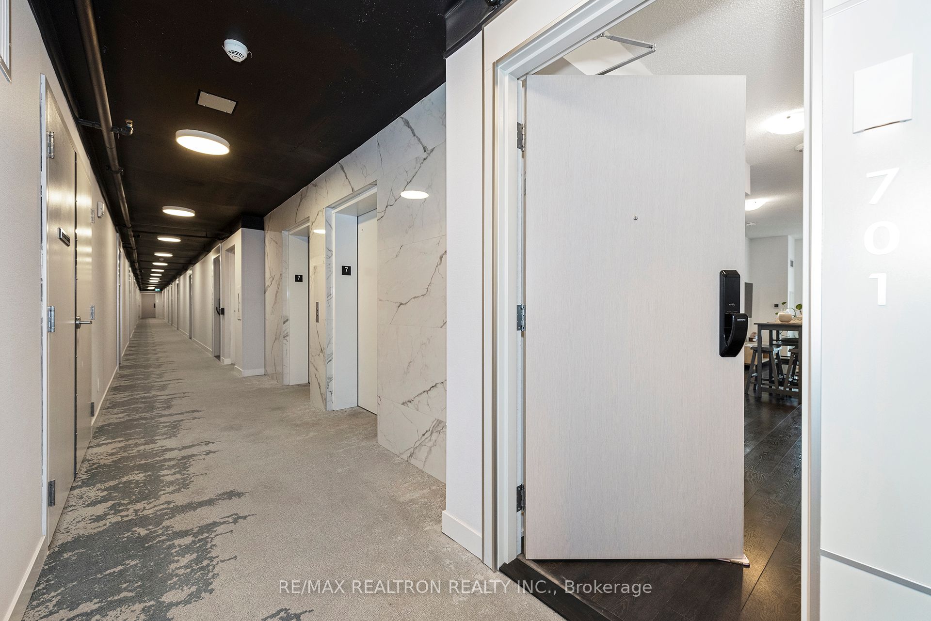 3200 Dakota Common B701