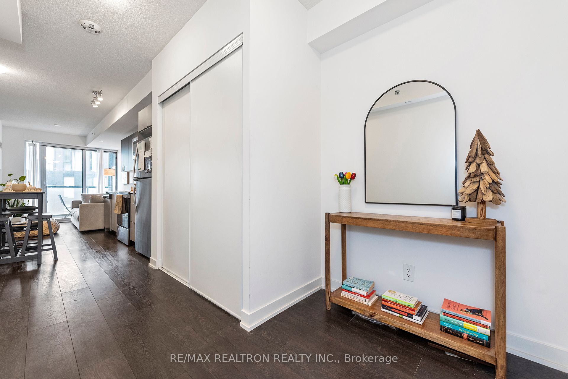 3200 Dakota Common B701