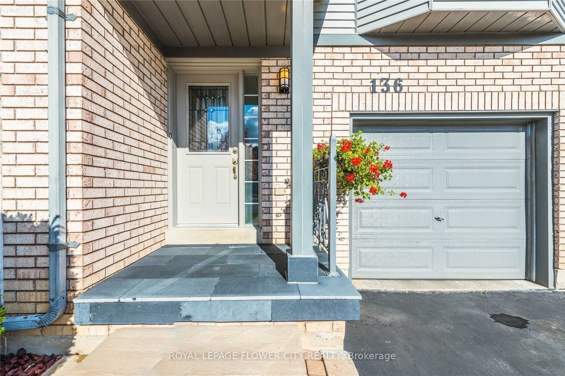 136 Chipmunk Crescent