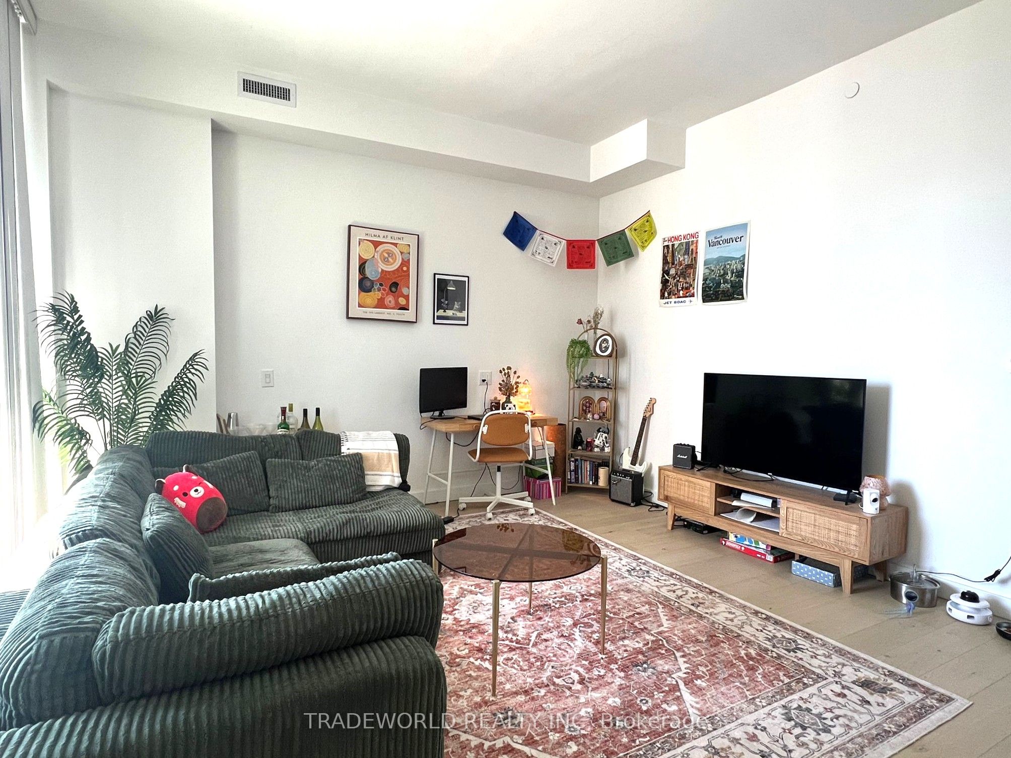 81 Wellesley Street E 2204