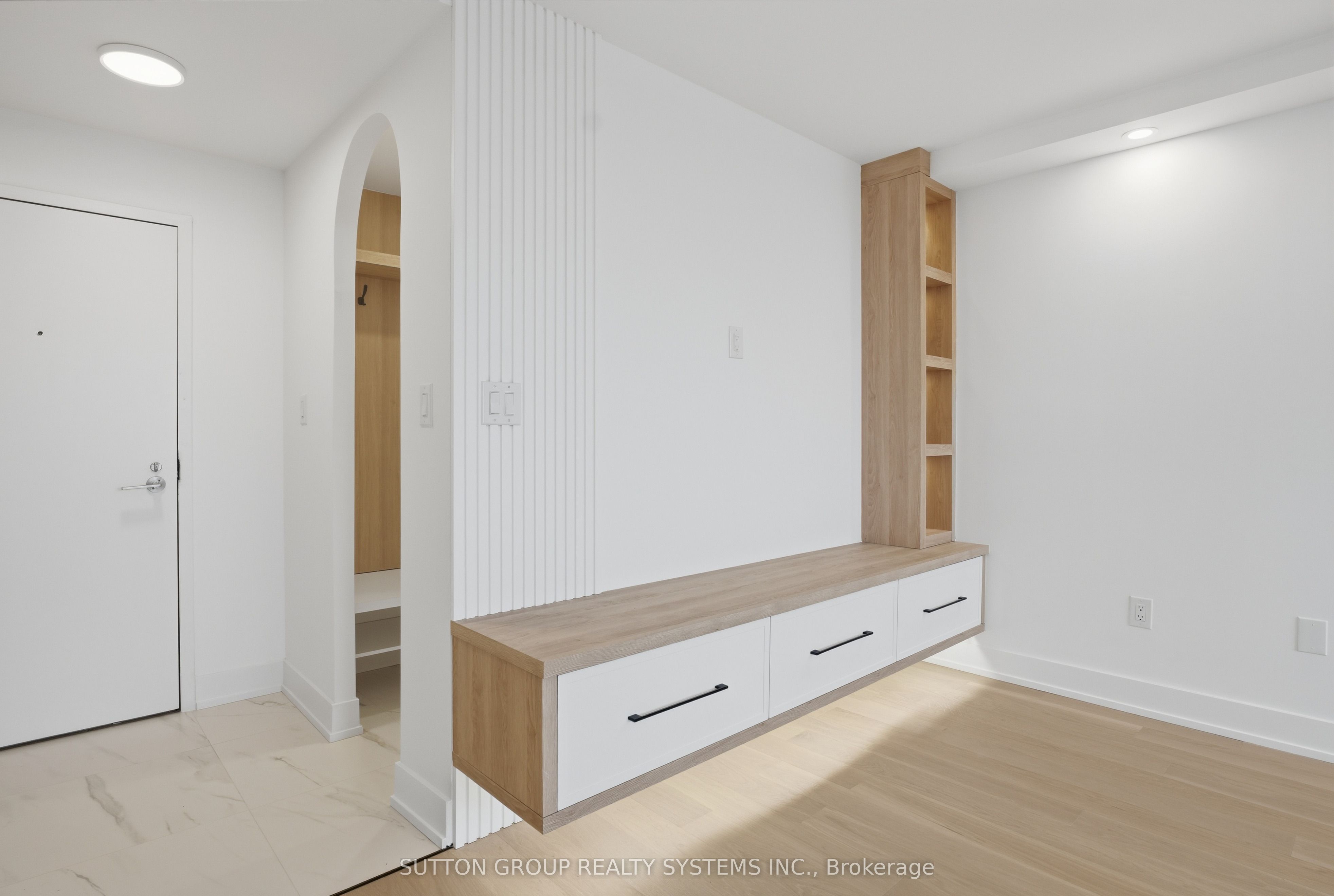 60 Southport Street 909