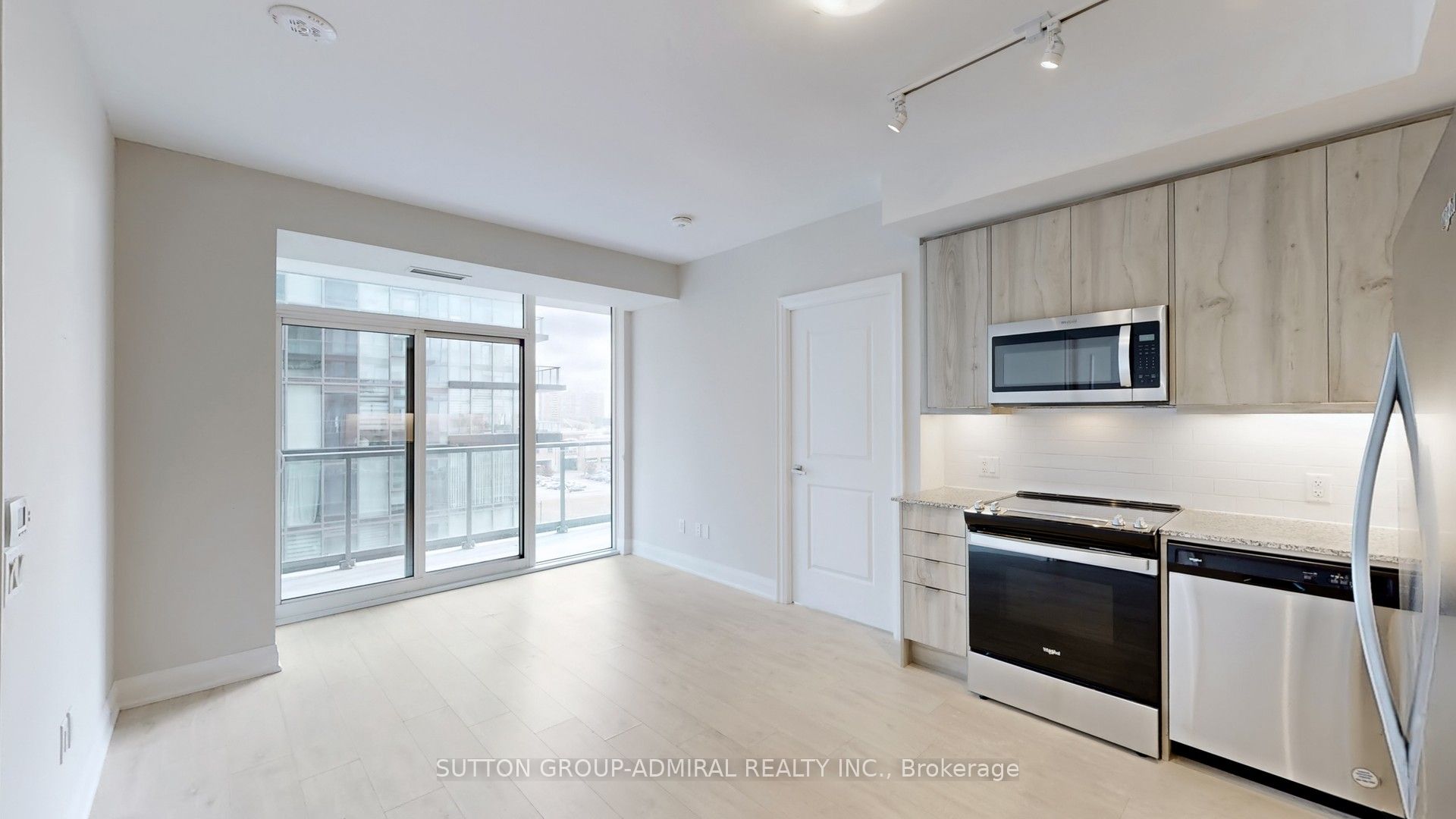 10 Gatineau Drive 716
