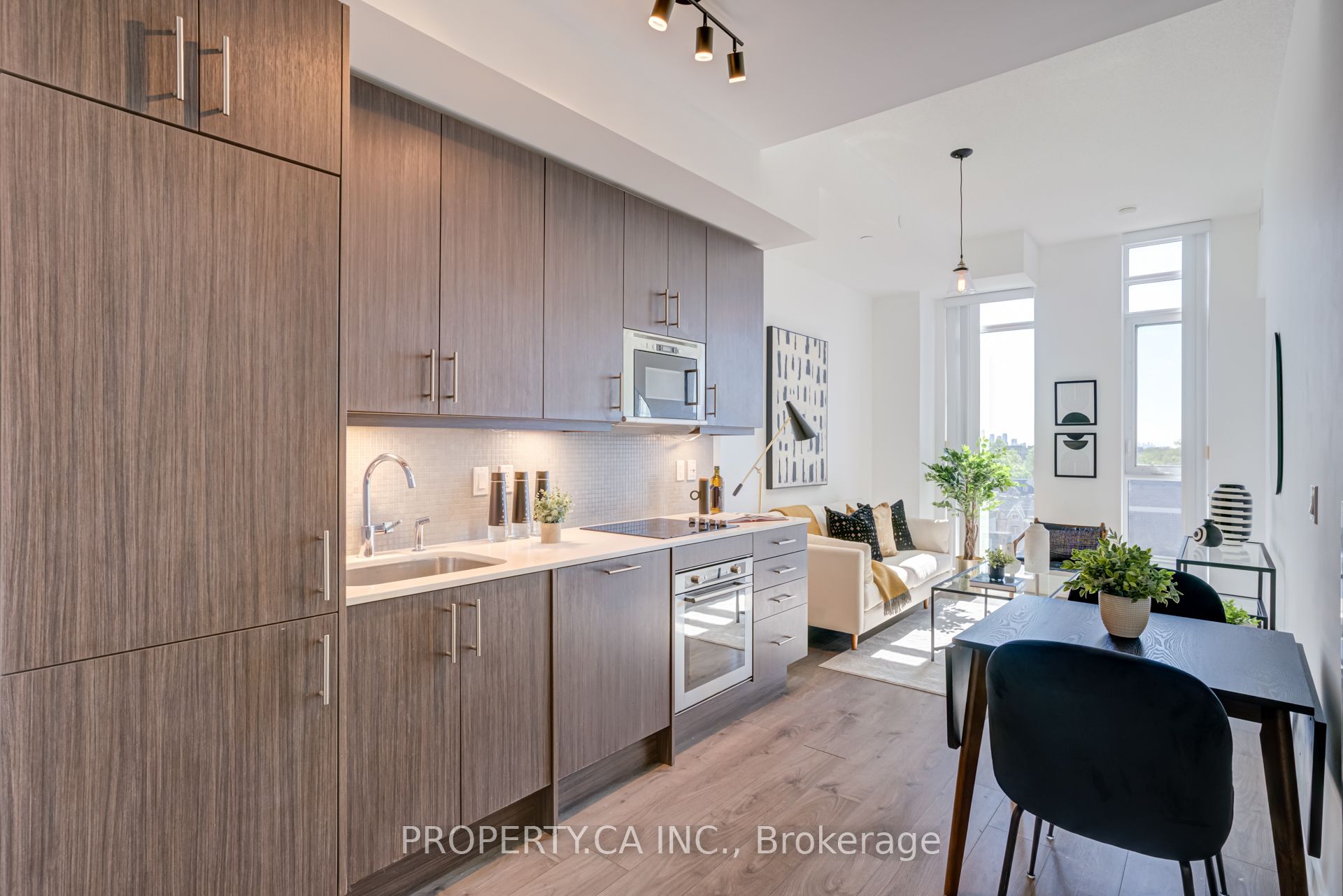 297 College Street 715