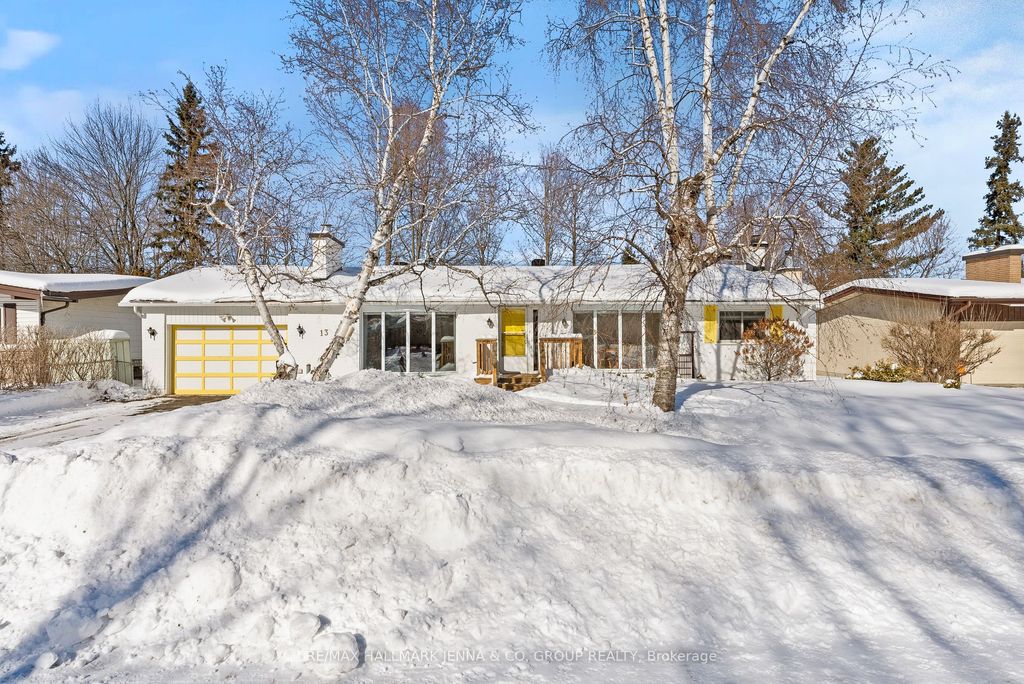 Photo of 13 Pinepoint Drive, Bells Corners and South to Fallowfield, ON K2H 6B1 (MLS # X12791516)