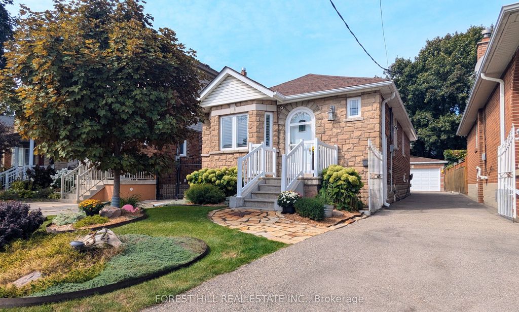 Photo of 34 Rotherham Avenue, Toronto, ON M6M 1M2 (MLS # W12404225)
