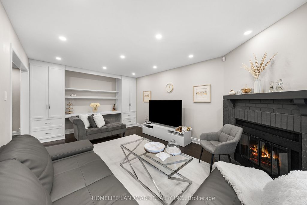 Photo of 333 Rannie Road, Newmarket, ON L3X 1K3 (MLS # N12857430)