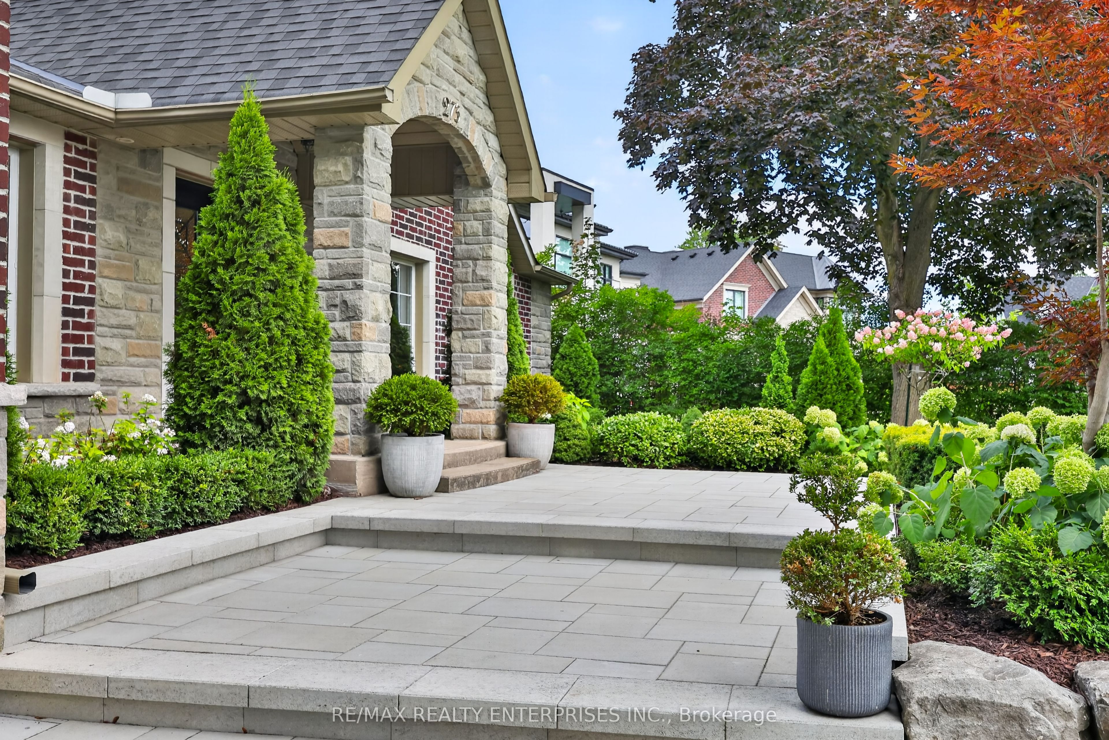 273 Savoy Crescent