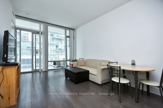 39 Queens Quay E 308