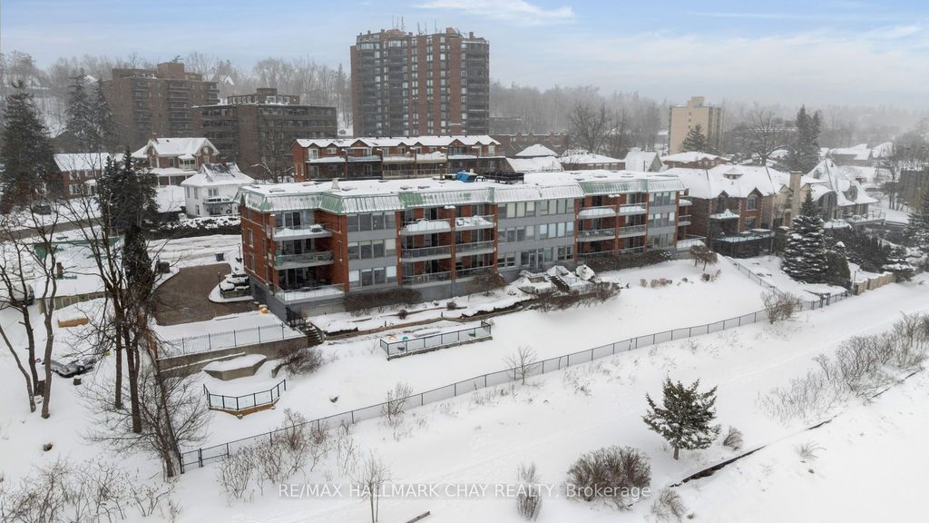 Photo of 21 Kempenfelt Drive #103, Barrie, ON L4M 1B8 (MLS # S12762166)