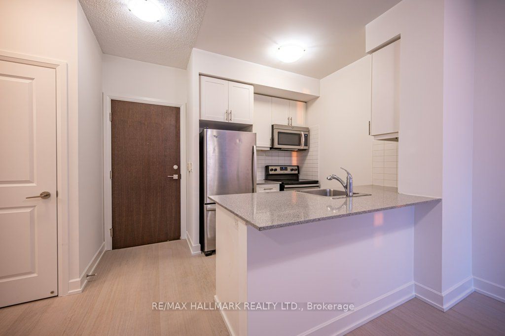 6 Eva Road 212