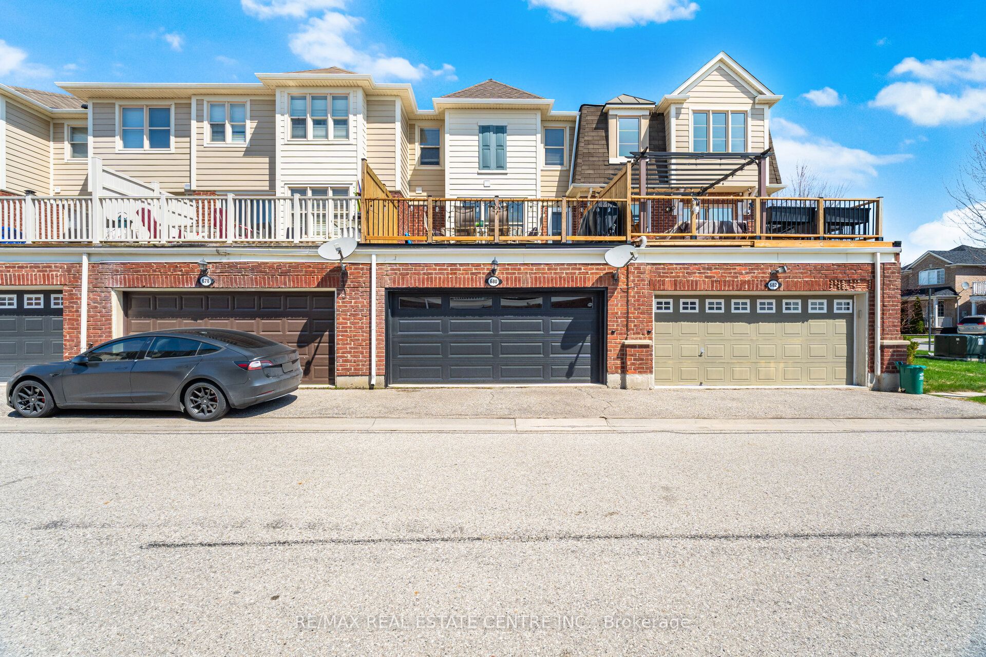 680 McEastern Path