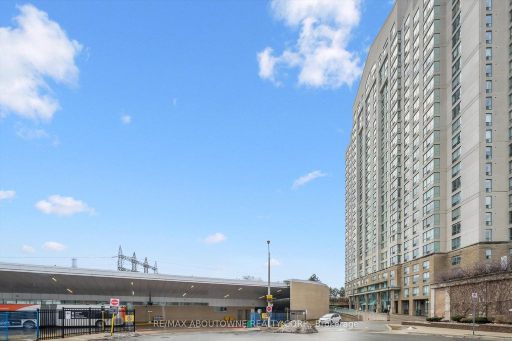 Photo of 101 Subway Crescent #1709, Toronto, ON M9B 6K4 (MLS # W12695524)